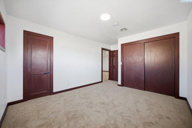 106 Casey Avenue, Richland, WA 99352