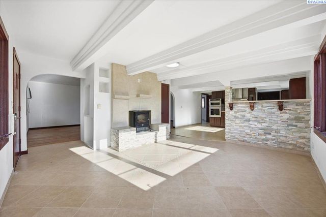 106 Casey Avenue, Richland, WA 99352