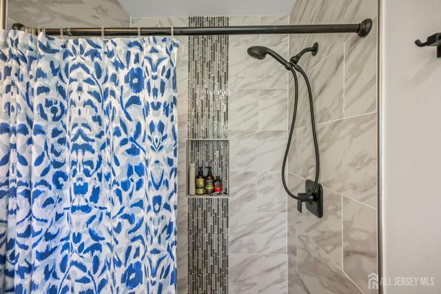 4 Andrew Place, East Brunswick, NJ 08816