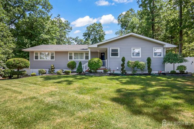 4 Andrew Place, East Brunswick, NJ 08816