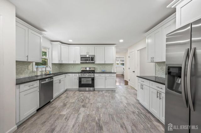 4 Andrew Place, East Brunswick, NJ 08816