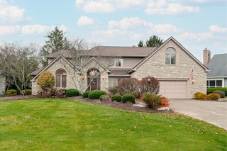 211 Crossing Creek N, Gahanna, OH 43230