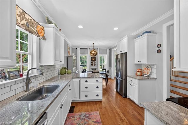 6975 Kenbridge Drive, Clemmons, NC 27012