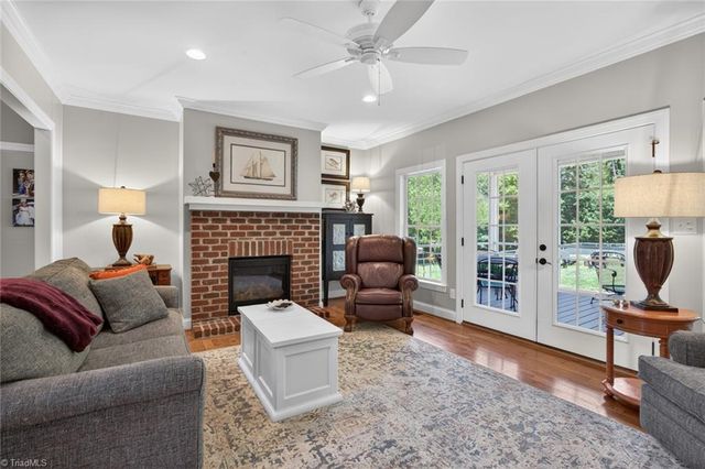 6975 Kenbridge Drive, Clemmons, NC 27012