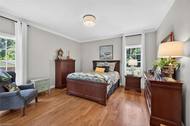 6975 Kenbridge Drive, Clemmons, NC 27012