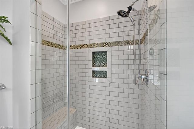 6975 Kenbridge Drive, Clemmons, NC 27012