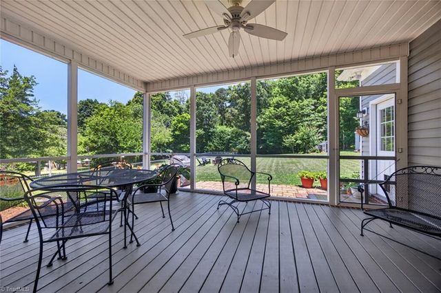 6975 Kenbridge Drive, Clemmons, NC 27012