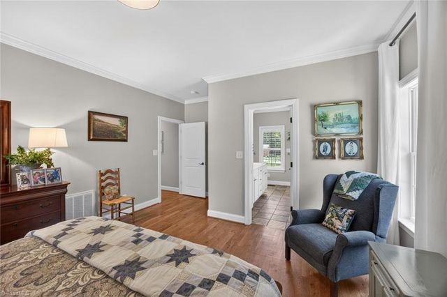 6975 Kenbridge Drive, Clemmons, NC 27012