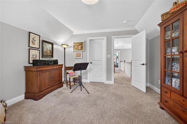 6975 Kenbridge Drive, Clemmons, NC 27012