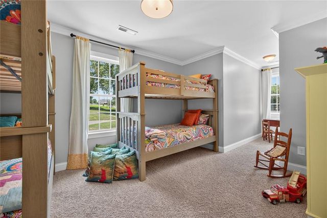 6975 Kenbridge Drive, Clemmons, NC 27012