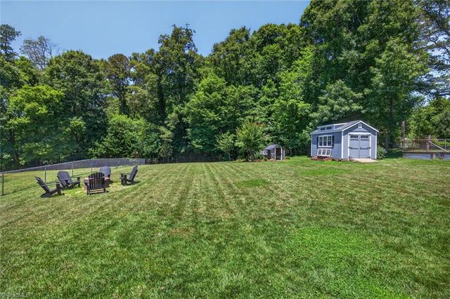 6975 Kenbridge Drive, Clemmons, NC 27012