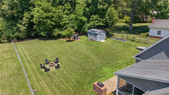 6975 Kenbridge Drive, Clemmons, NC 27012