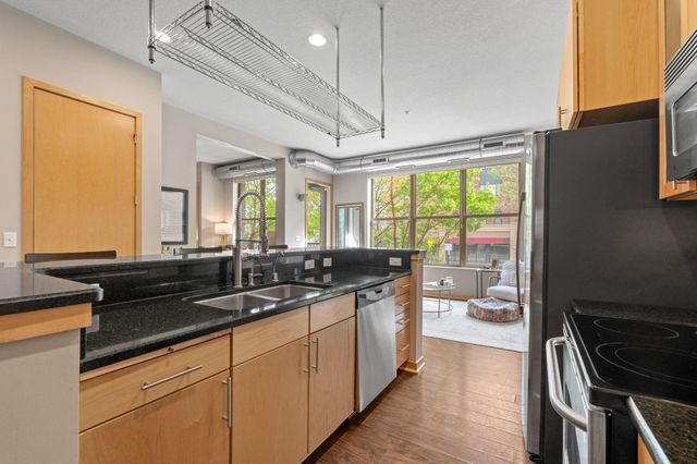 3640 Wooddale Avenue S 102, Saint Louis Park, MN 55416
