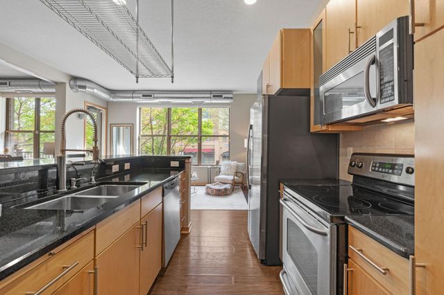 3640 Wooddale Avenue S 102, Saint Louis Park, MN 55416