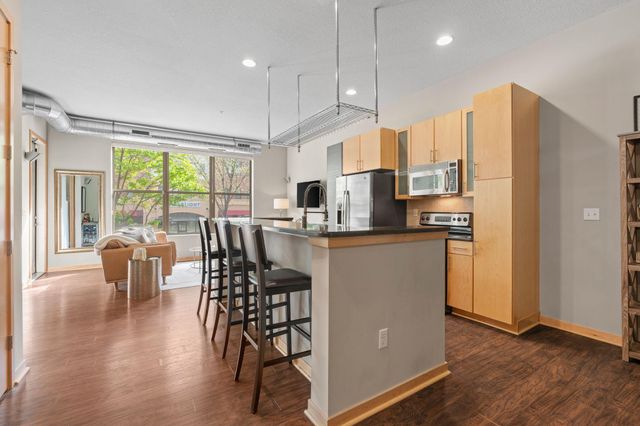 3640 Wooddale Avenue S 102, Saint Louis Park, MN 55416