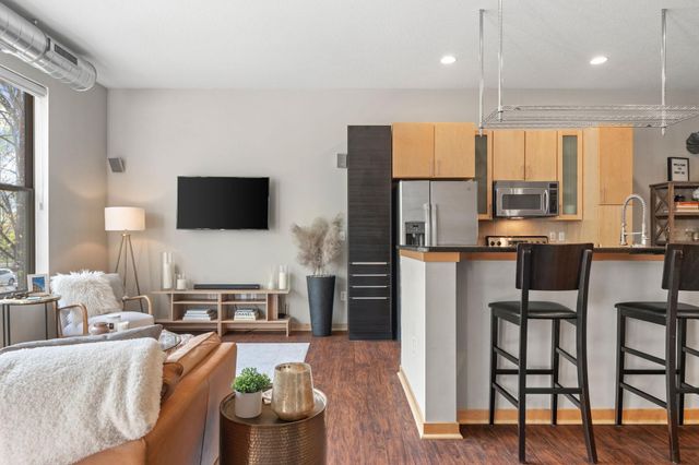 3640 Wooddale Avenue S 102, Saint Louis Park, MN 55416