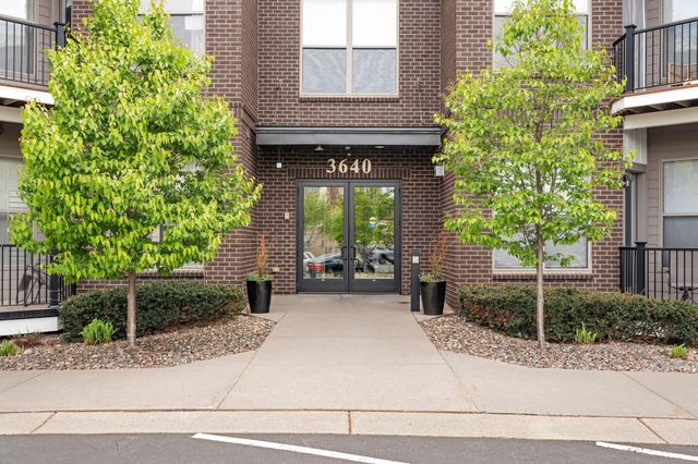 3640 Wooddale Avenue S 102, Saint Louis Park, MN 55416