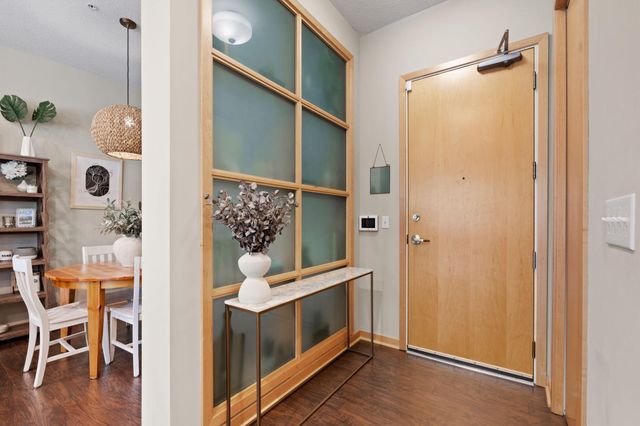 3640 Wooddale Avenue S 102, Saint Louis Park, MN 55416