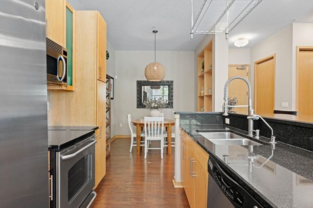 3640 Wooddale Avenue S 102, Saint Louis Park, MN 55416