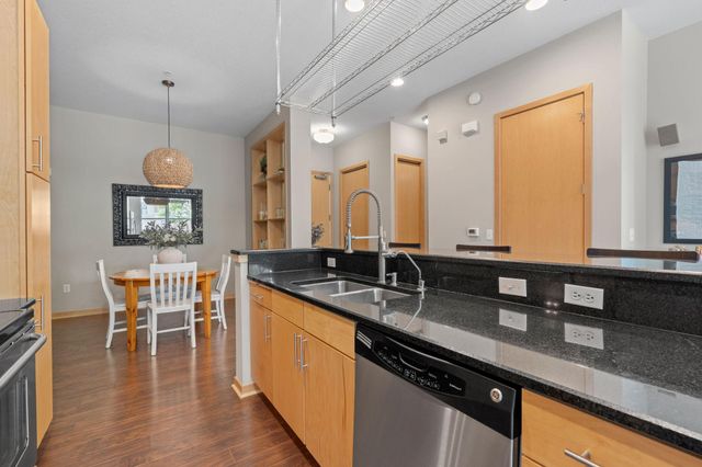 3640 Wooddale Avenue S 102, Saint Louis Park, MN 55416