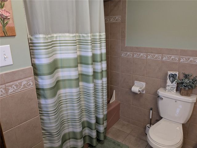 2525 7Th Ave, Beaver Falls, PA 15010