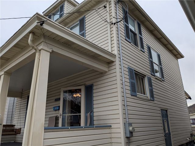 2525 7Th Ave, Beaver Falls, PA 15010