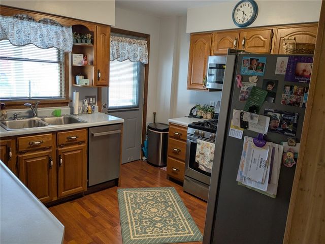 2525 7Th Ave, Beaver Falls, PA 15010