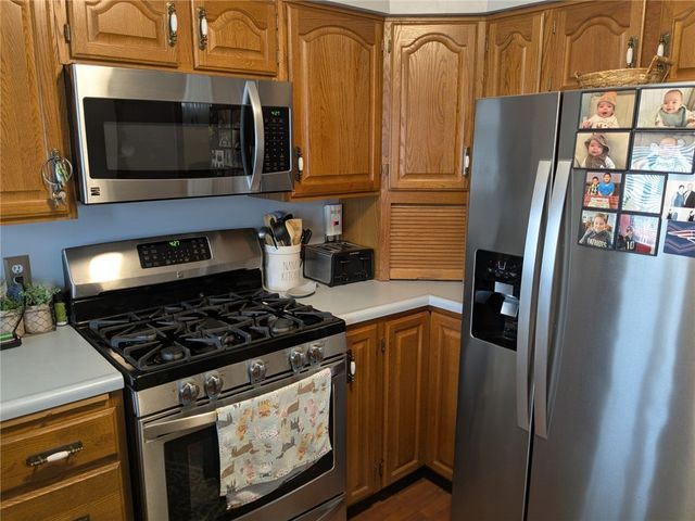 2525 7Th Ave, Beaver Falls, PA 15010