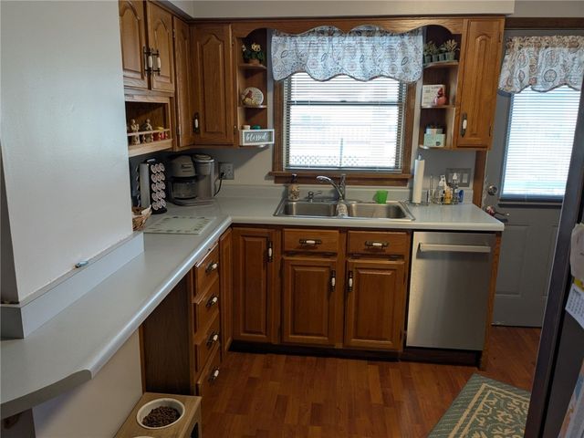 2525 7Th Ave, Beaver Falls, PA 15010