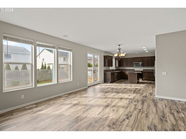 15642 Se BOLLAM Dr, Clackamas, OR 97015