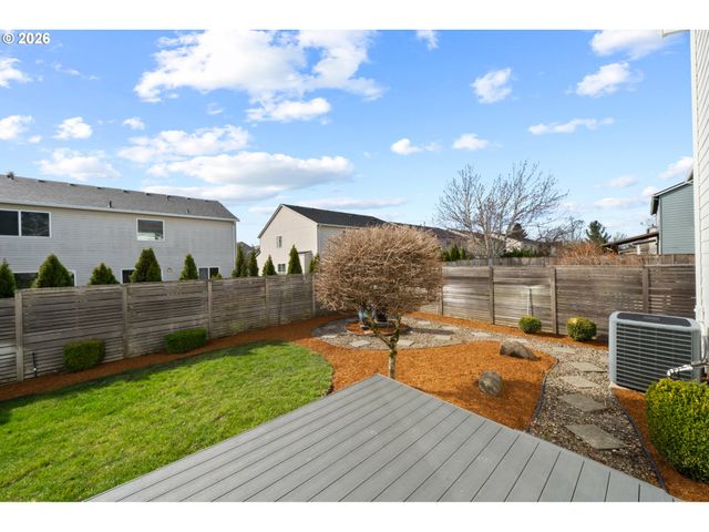 15642 Se BOLLAM Dr, Clackamas, OR 97015