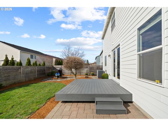 15642 Se BOLLAM Dr, Clackamas, OR 97015