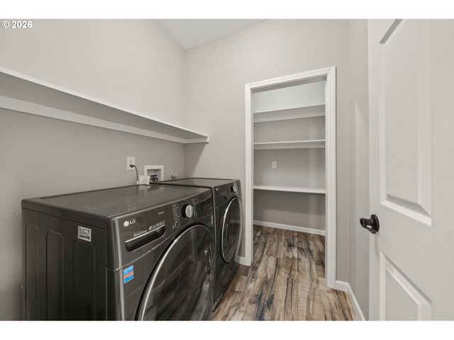 15642 Se BOLLAM Dr, Clackamas, OR 97015