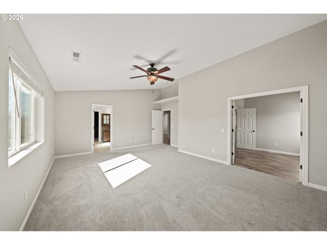 15642 Se BOLLAM Dr, Clackamas, OR 97015