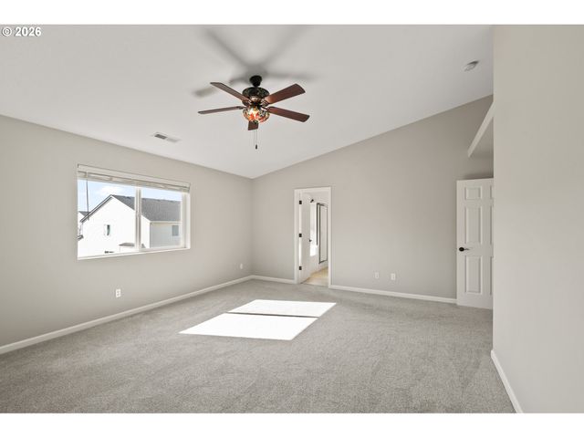 15642 Se BOLLAM Dr, Clackamas, OR 97015