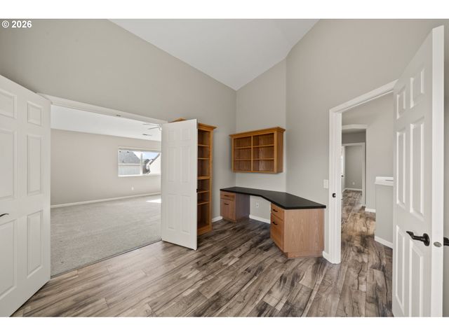 15642 Se BOLLAM Dr, Clackamas, OR 97015