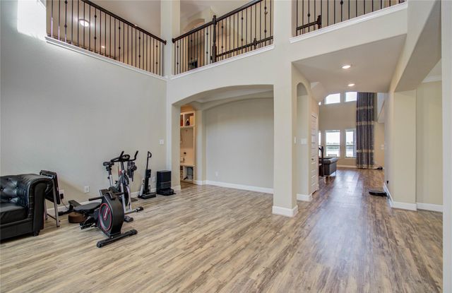 66 Zenith Lane, Sugar Land, TX 77498