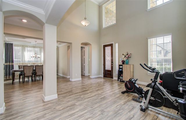 66 Zenith Lane, Sugar Land, TX 77498