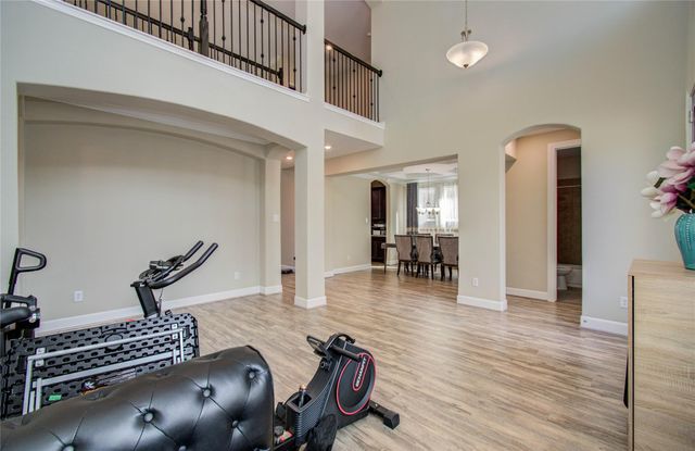 66 Zenith Lane, Sugar Land, TX 77498