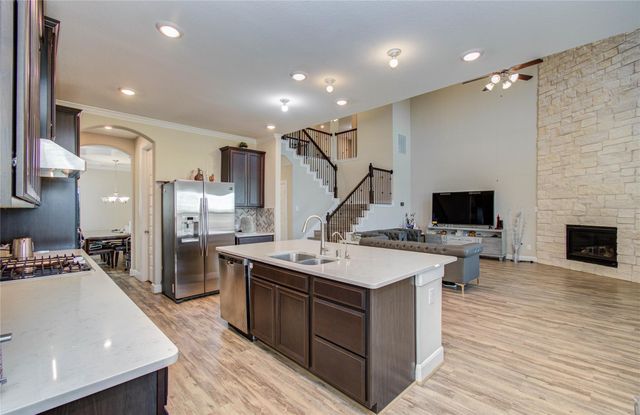 66 Zenith Lane, Sugar Land, TX 77498