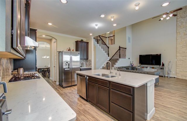 66 Zenith Lane, Sugar Land, TX 77498