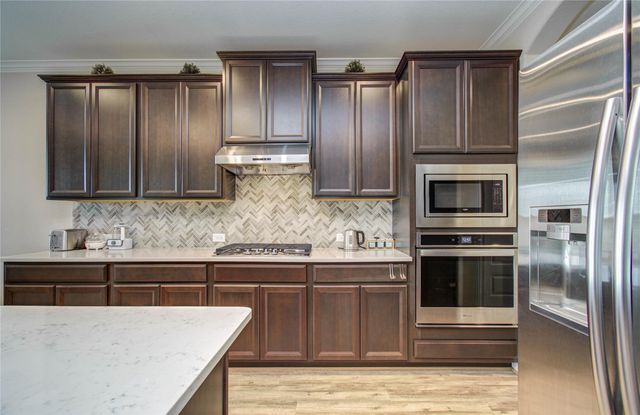 66 Zenith Lane, Sugar Land, TX 77498