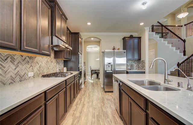 66 Zenith Lane, Sugar Land, TX 77498