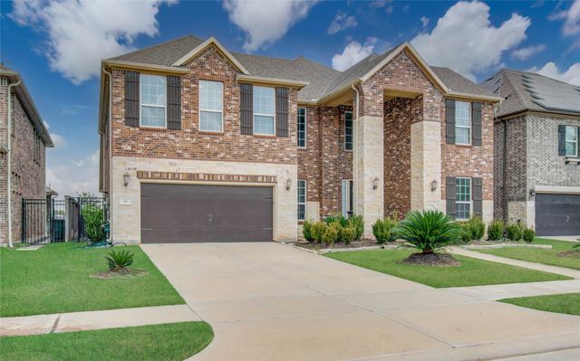66 Zenith Lane, Sugar Land, TX 77498