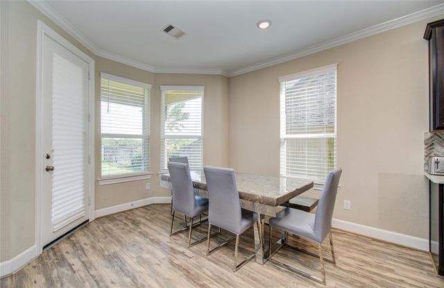 66 Zenith Lane, Sugar Land, TX 77498