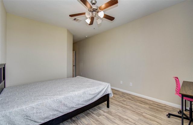 66 Zenith Lane, Sugar Land, TX 77498