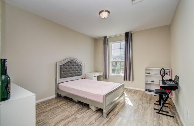 66 Zenith Lane, Sugar Land, TX 77498