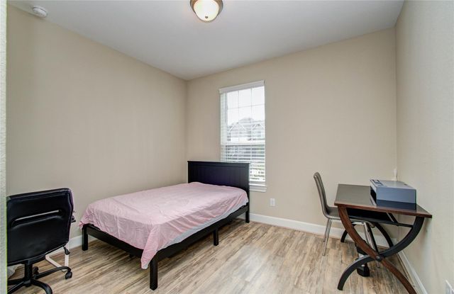 66 Zenith Lane, Sugar Land, TX 77498