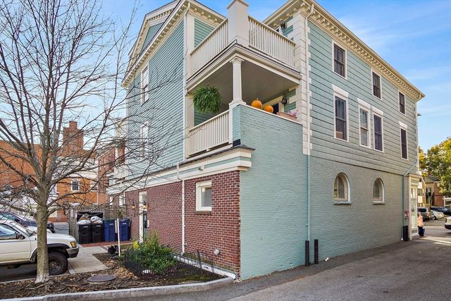 266 Essex St 6, Salem, MA 01970