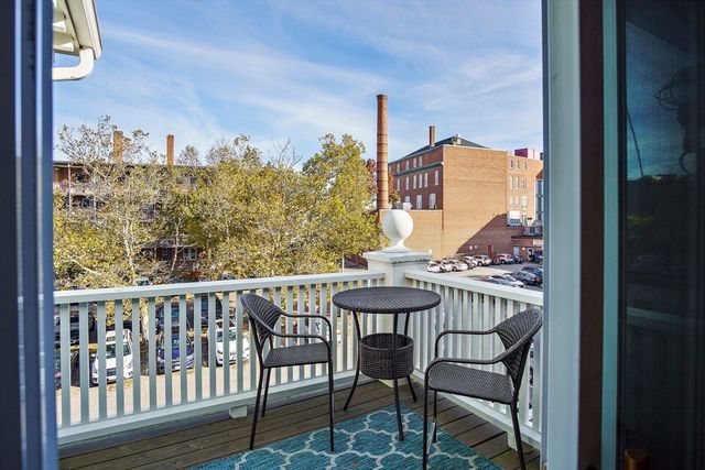 266 Essex St 6, Salem, MA 01970